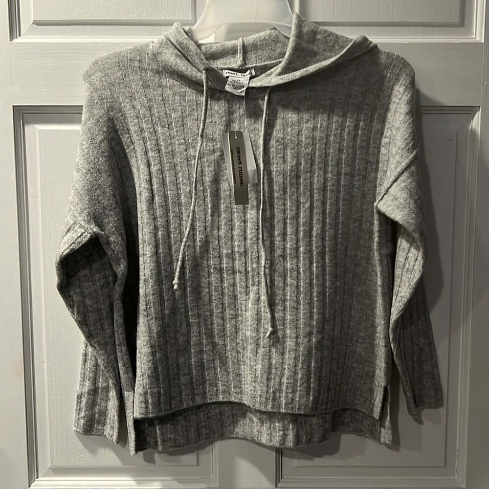 34. Women’s Sweater